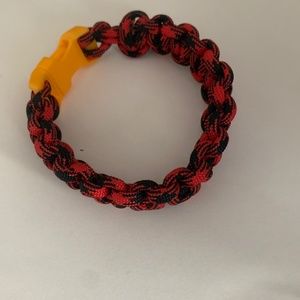 Paracord bracelet
